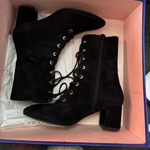 Stuart Weitzman  Black Lace-Up Ankle Boots 7.5
